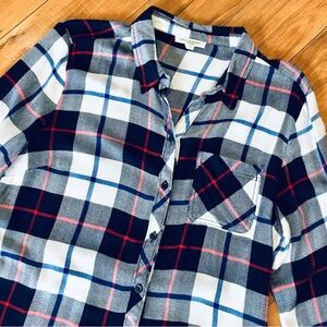 Beach lunch lounge plaid cozy lumberjack shirt top blouse button down medium